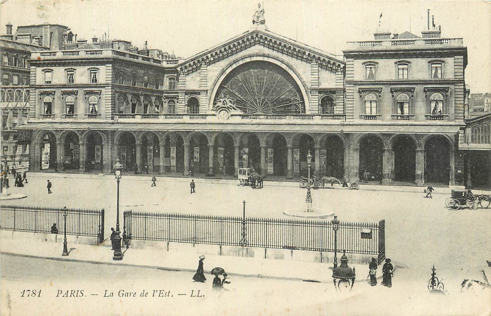 CPA Paris la Gare de l'Est 