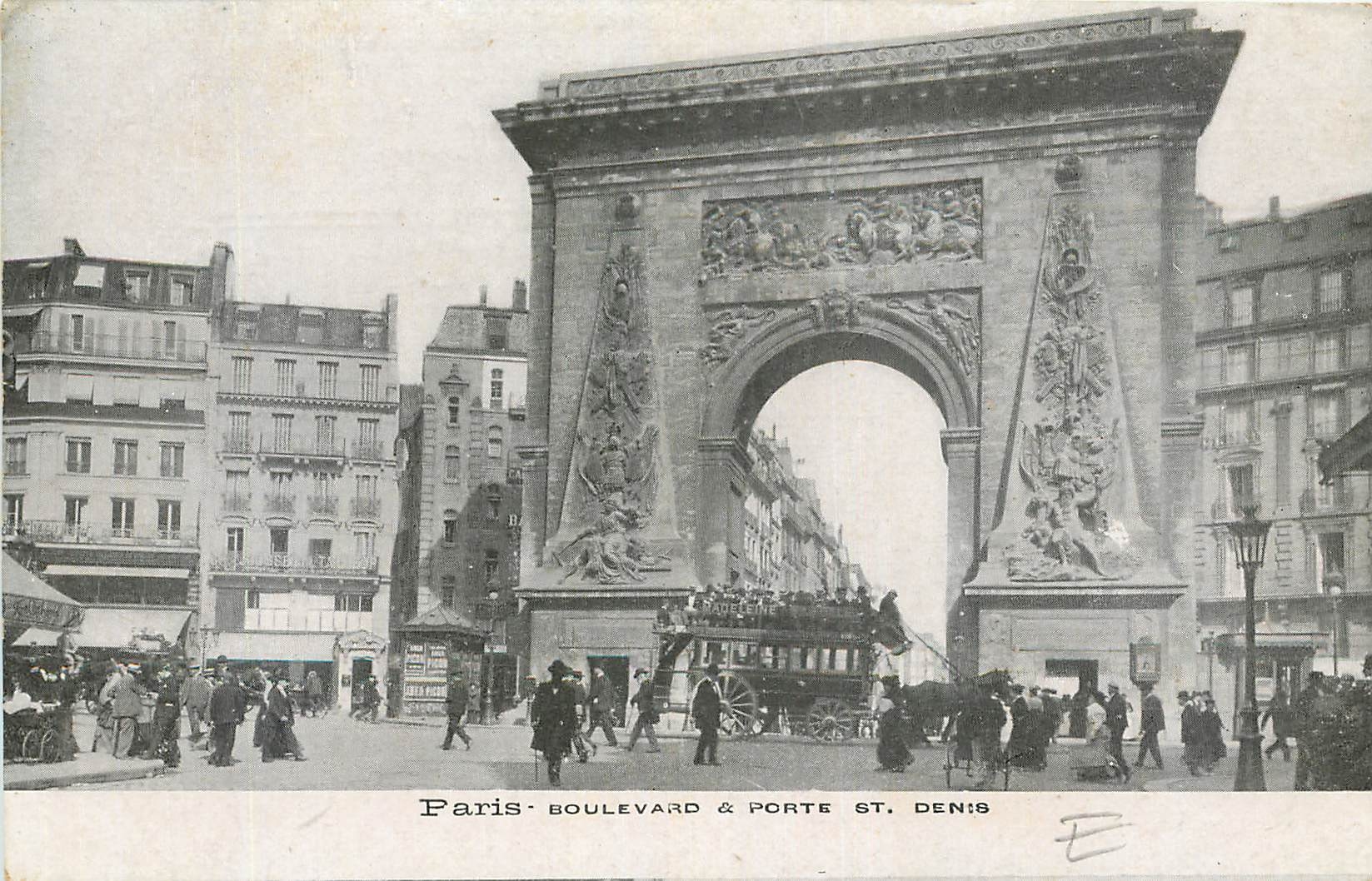 CPA Paris Boulevard et Porte St Denis 