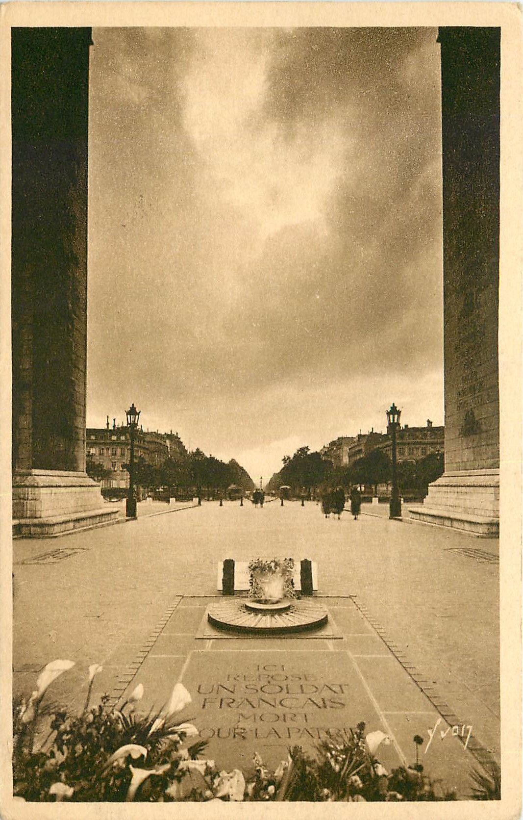 CPA Paris en flanant Tombeau du Soldat Inconny 
