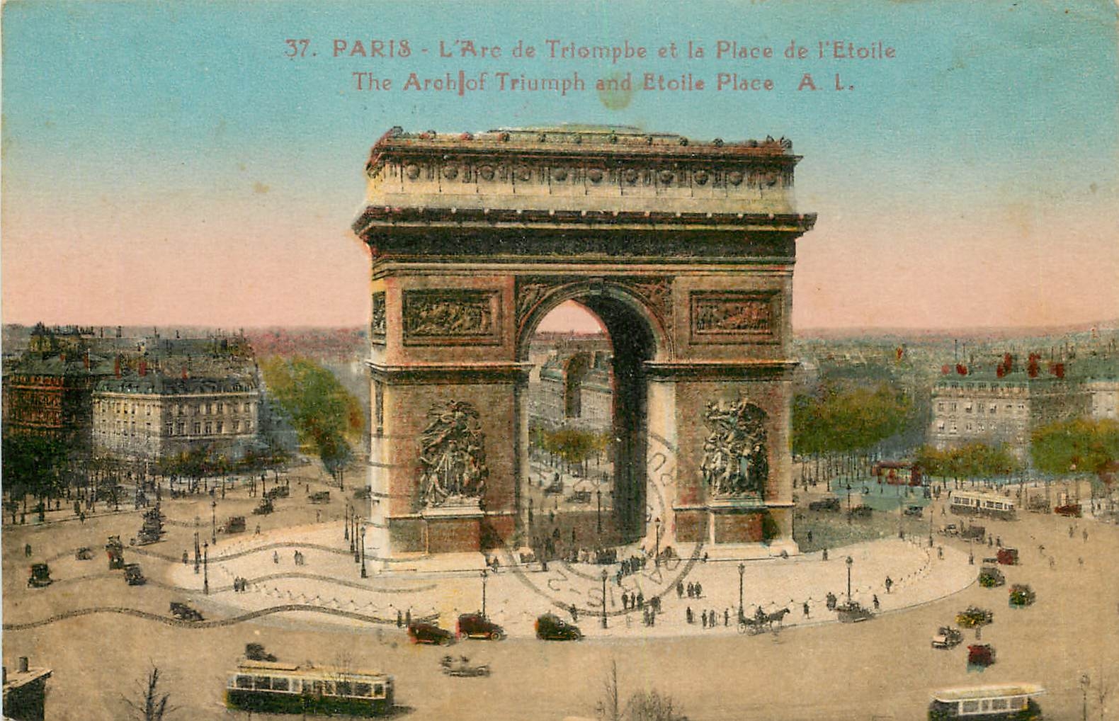 CPA Paris l'Arc de Triomphe et la Place de l'Etoile 