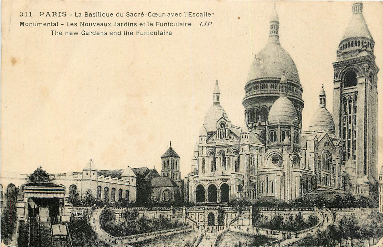 CPA Paris la Basilique du Sacre Coeur avec l'Escalier Monumental les Nouveaux Jardins et le Funicula