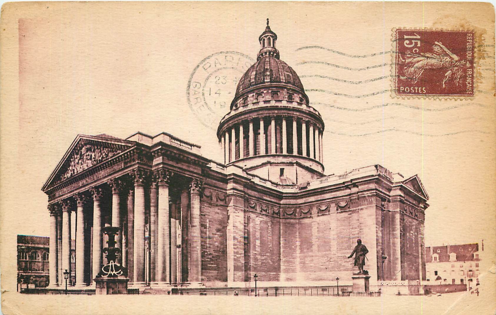 CPA Paris le Pantheon et la statue de J J Rousseau 