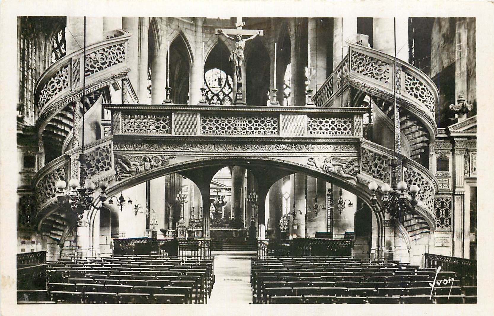 CPA Paris en Flanant Eglise St Etienne du Mont le Jube 