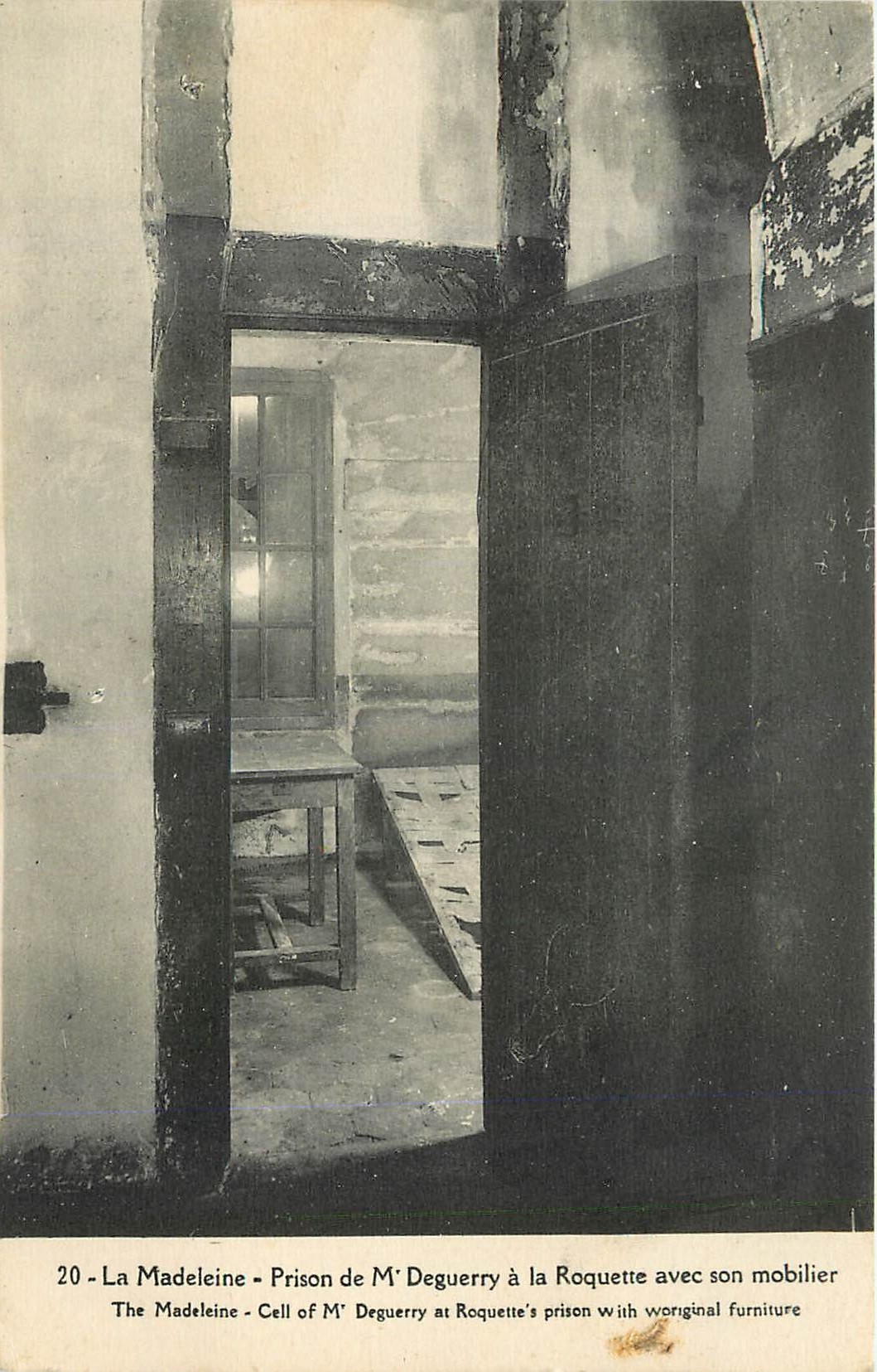 CPA La Madeleine Prison de M Deguerry a la Roquette avec son mobilier 