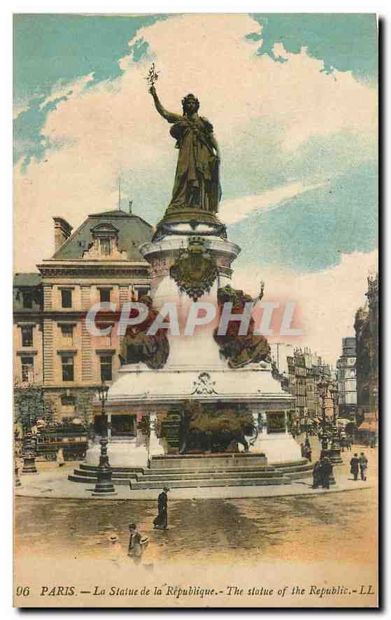 CPA Paris la Statue de la Republique 