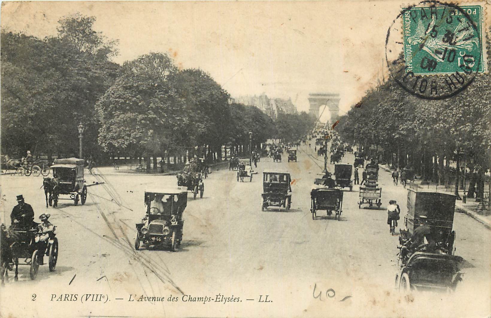 CPA Paris VIII l'Avenue des Champs Elysees 