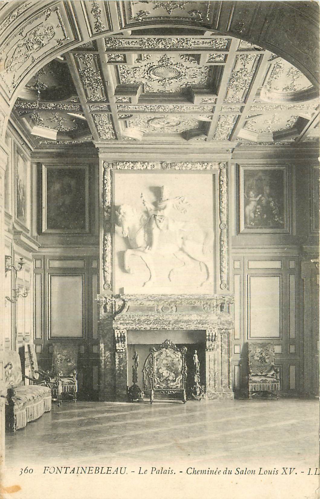 Fontainebleau - Le Palais - Cheminée du Salon Louis XV - L.L. n°360