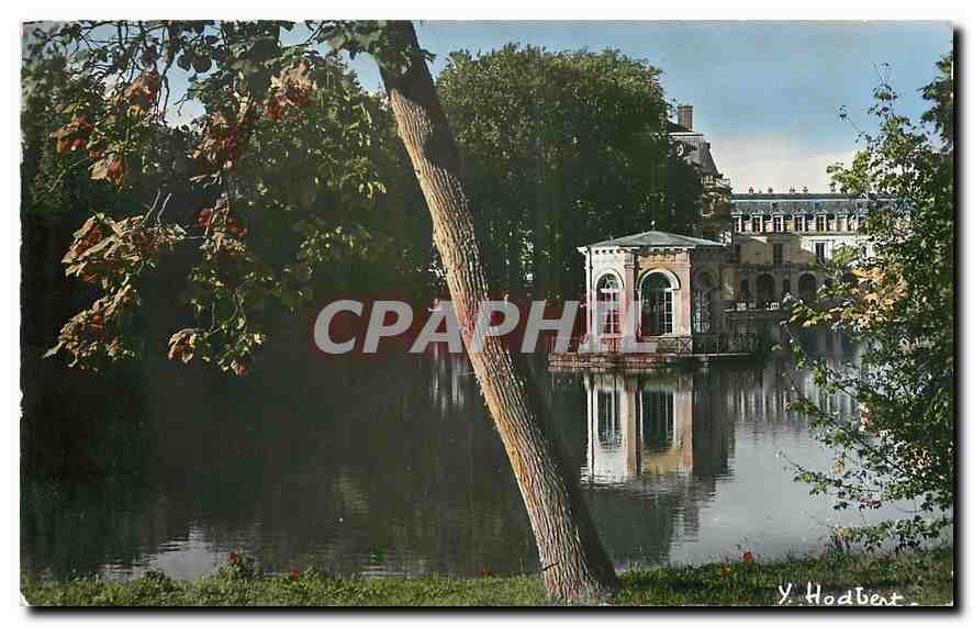 CPA Fontainebleau S et M Le Palais le pavillon de l'Empereur sur l'etang des carpes 
