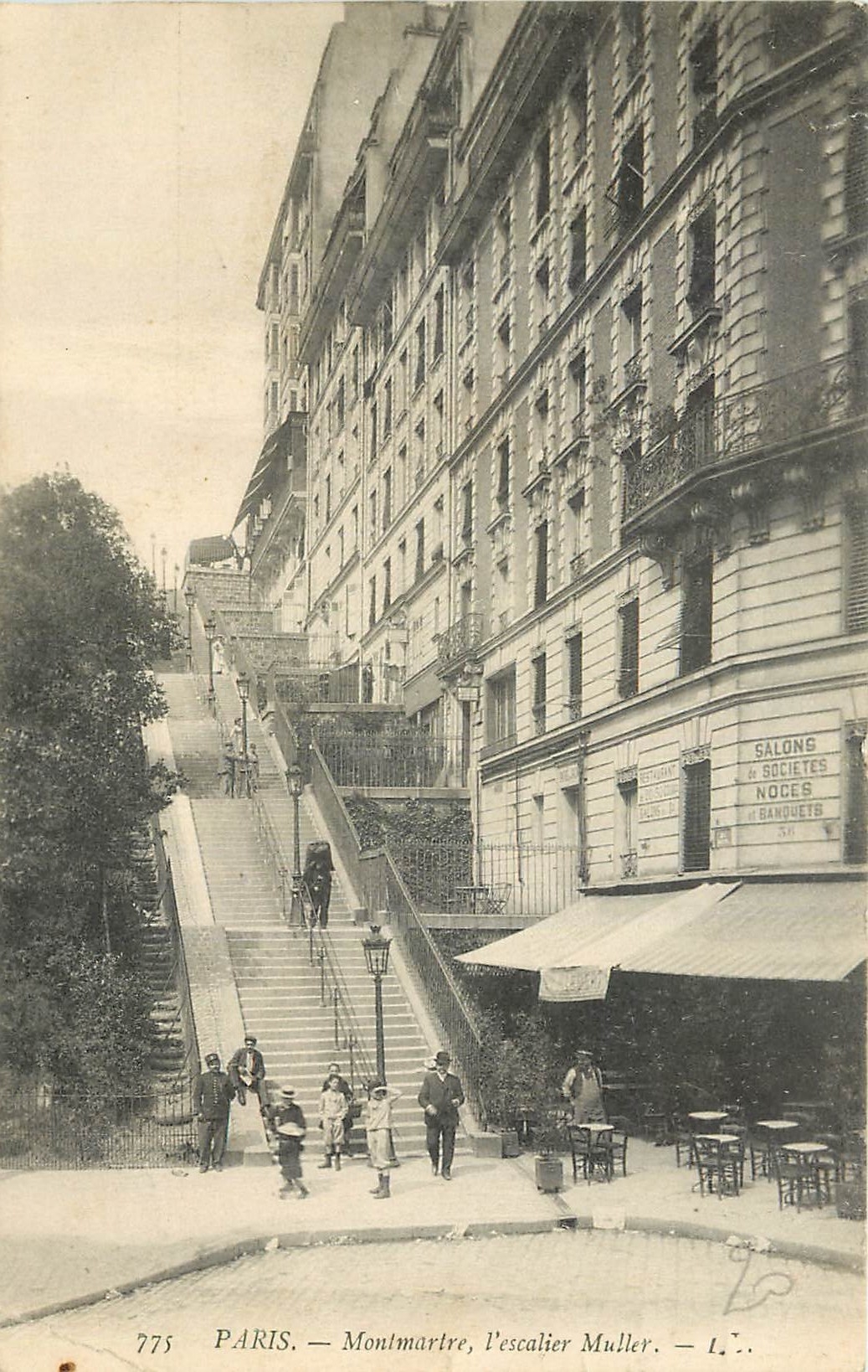 CPA Paris Montmartre l'escalier Muller 
