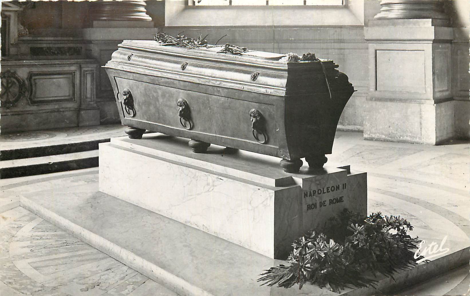 CPA Paris les Invalides Sarcophage du Roi de Rome 