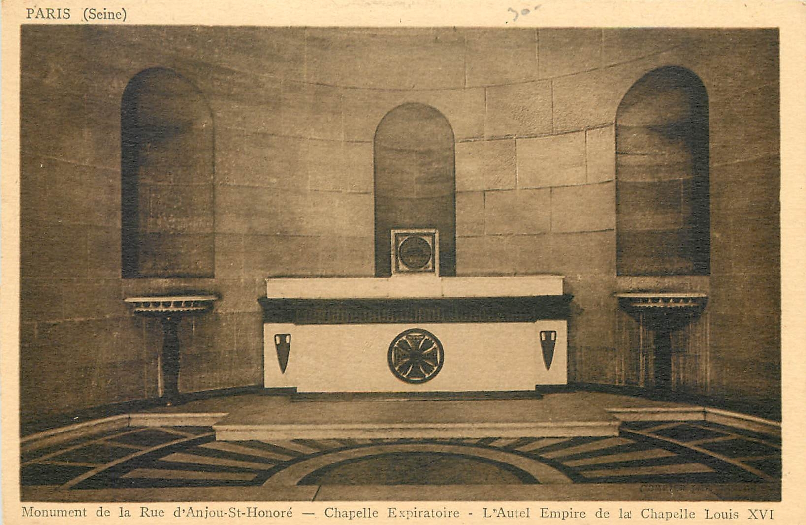 CPA Paris Seine Monument de la Rue d'Anjou St Honore Chapelle Expiratoire l'Autel Empire de la Chape