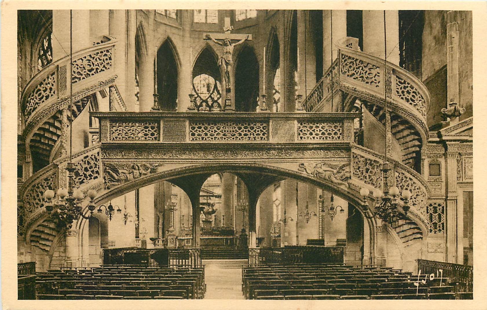 CPA Paris en flanant Eglise Saint Etienne du Mont le jube 