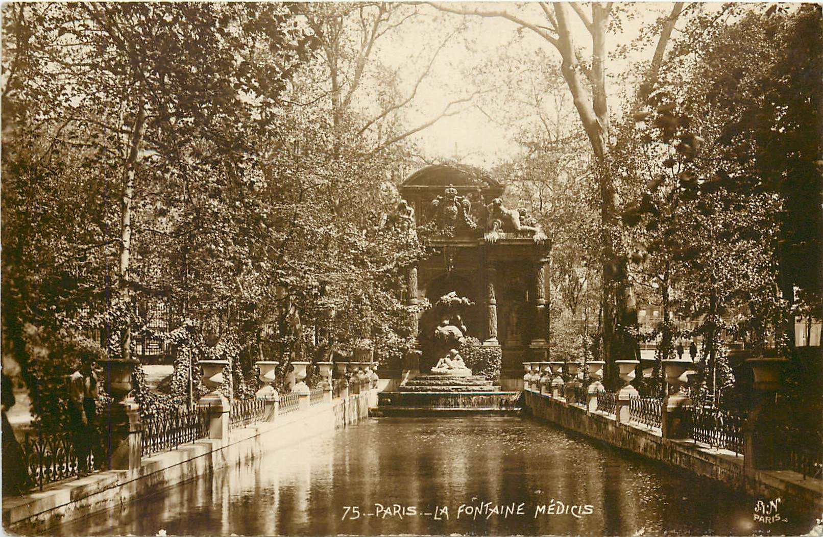 CPA Paris La Fontaine Medicis 