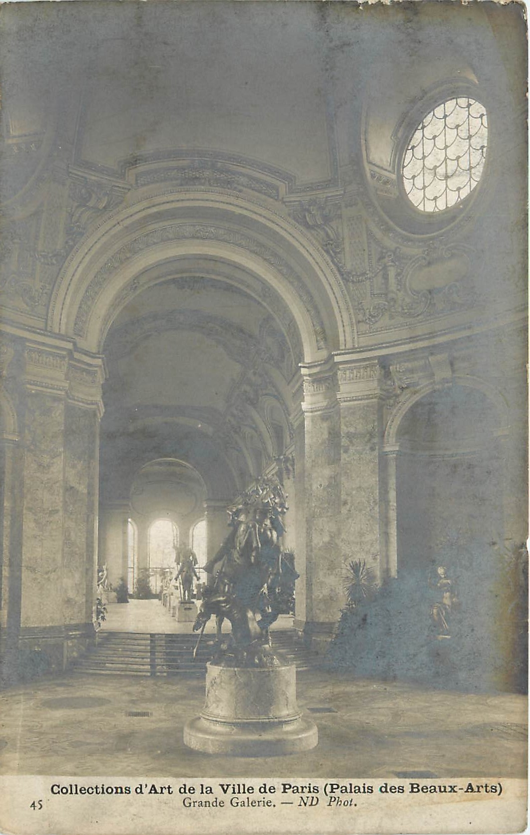 Collections d'Art de la Ville de Paris — Grande Galerie — Palais des Beaux-Arts — ND Phot. — n° 45