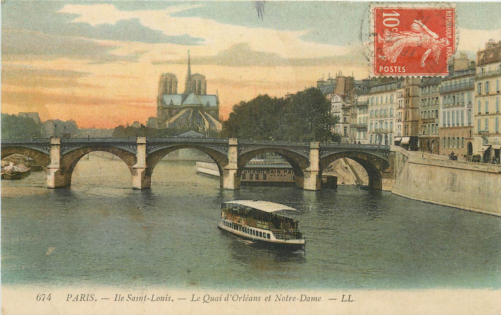 CPA Paris Ile Saint Louis le Quai d'Orleans et Notre Dame 