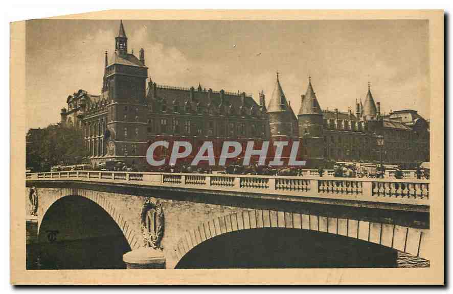 CPA Paris la Conciergerie la tour de l'horloge et le pont au Change 