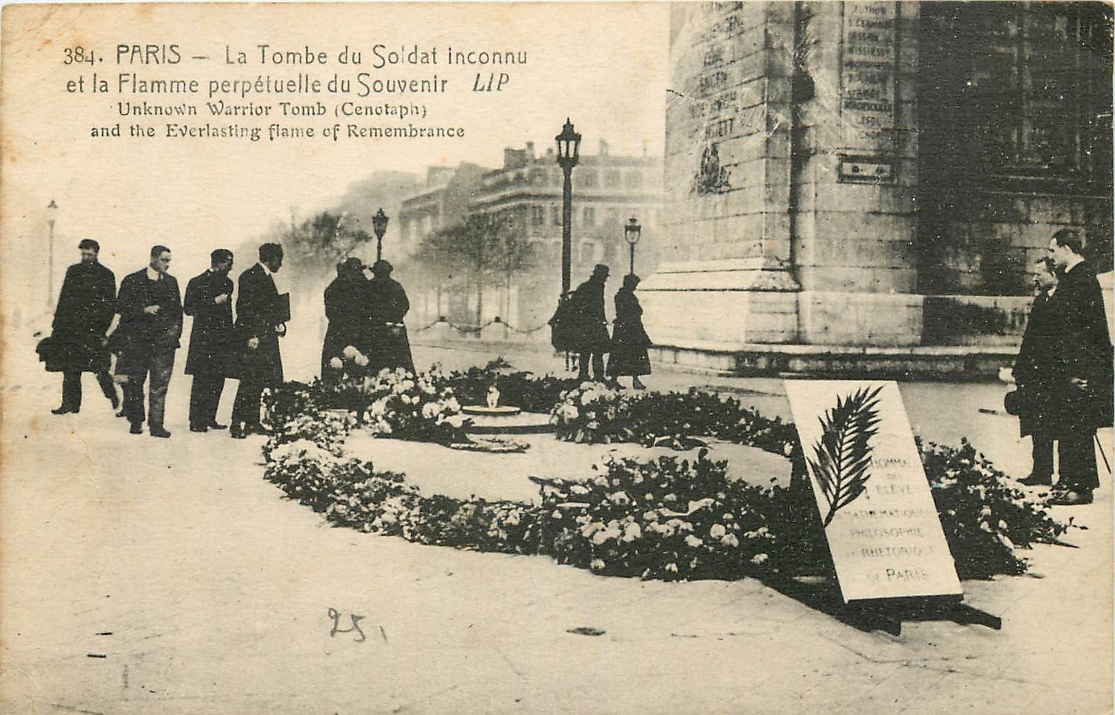CPA Paris la tombe du soldat inconnu et la flamme perpetuelle du Souvenir 