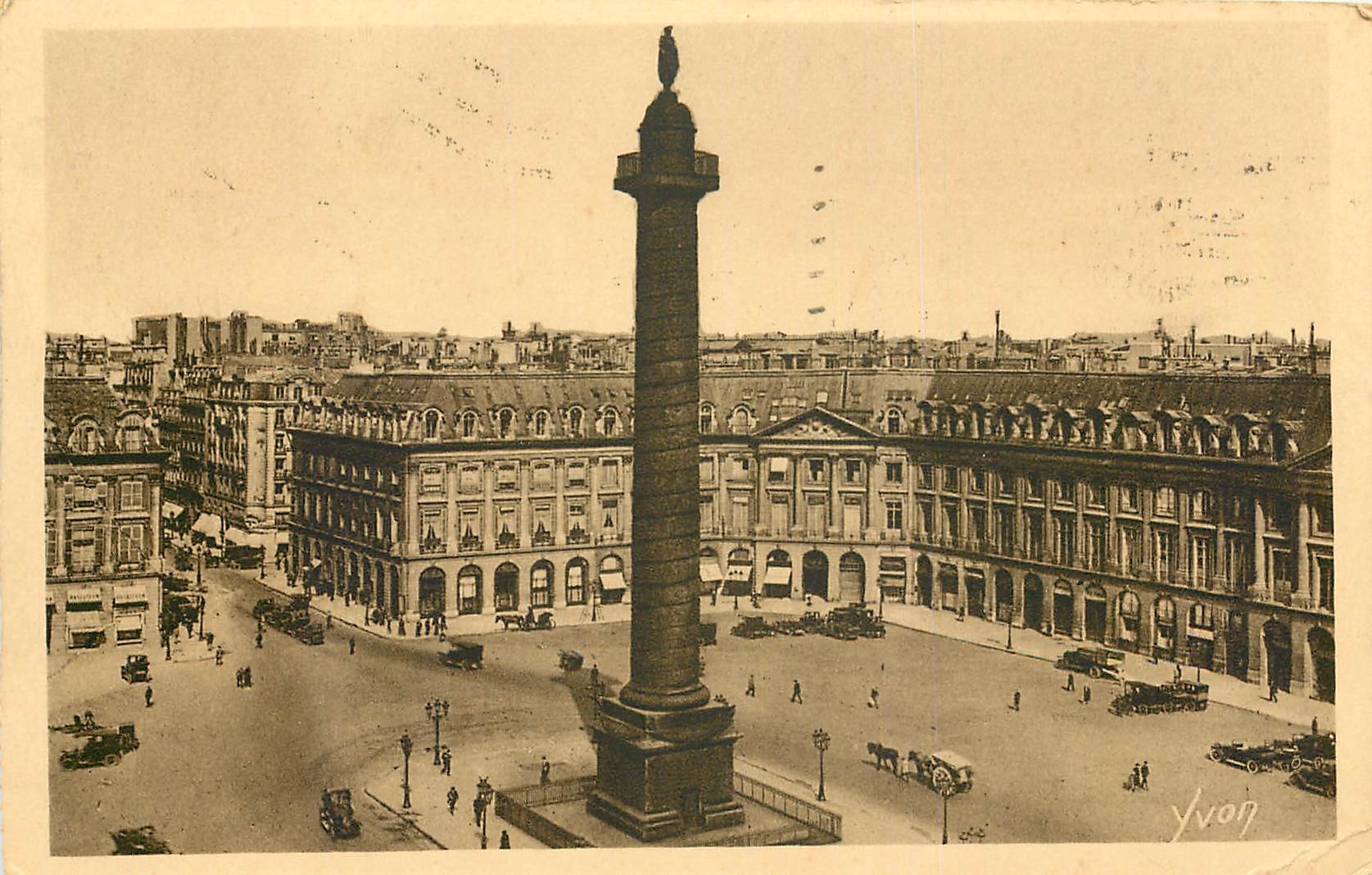 CPA Paris en flanant Place et Colonne Vendome 