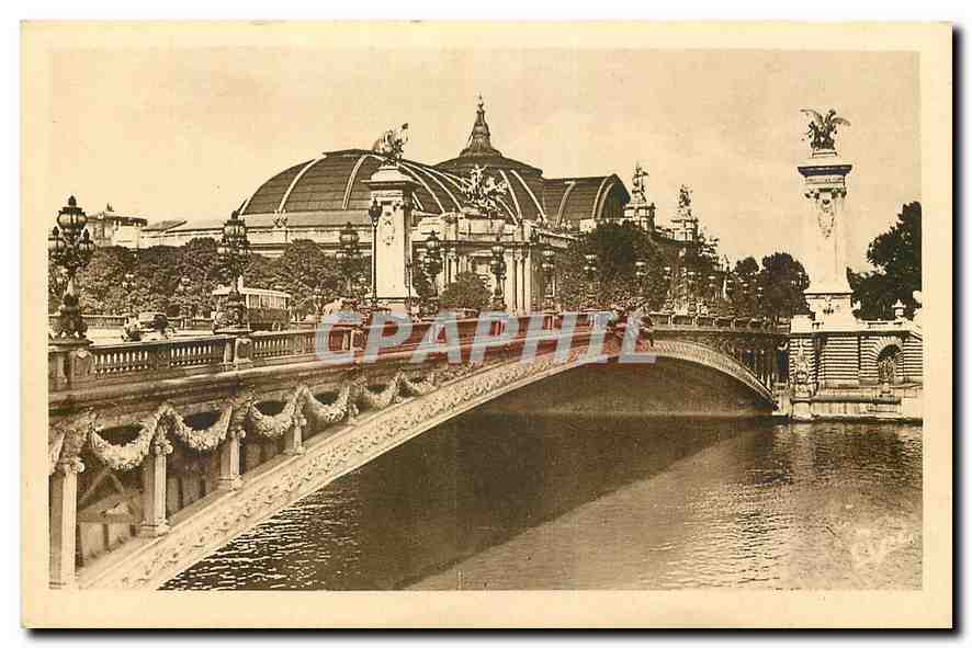 CPA En Visitant Paris Pont Alexandre III et Grand Palais 
