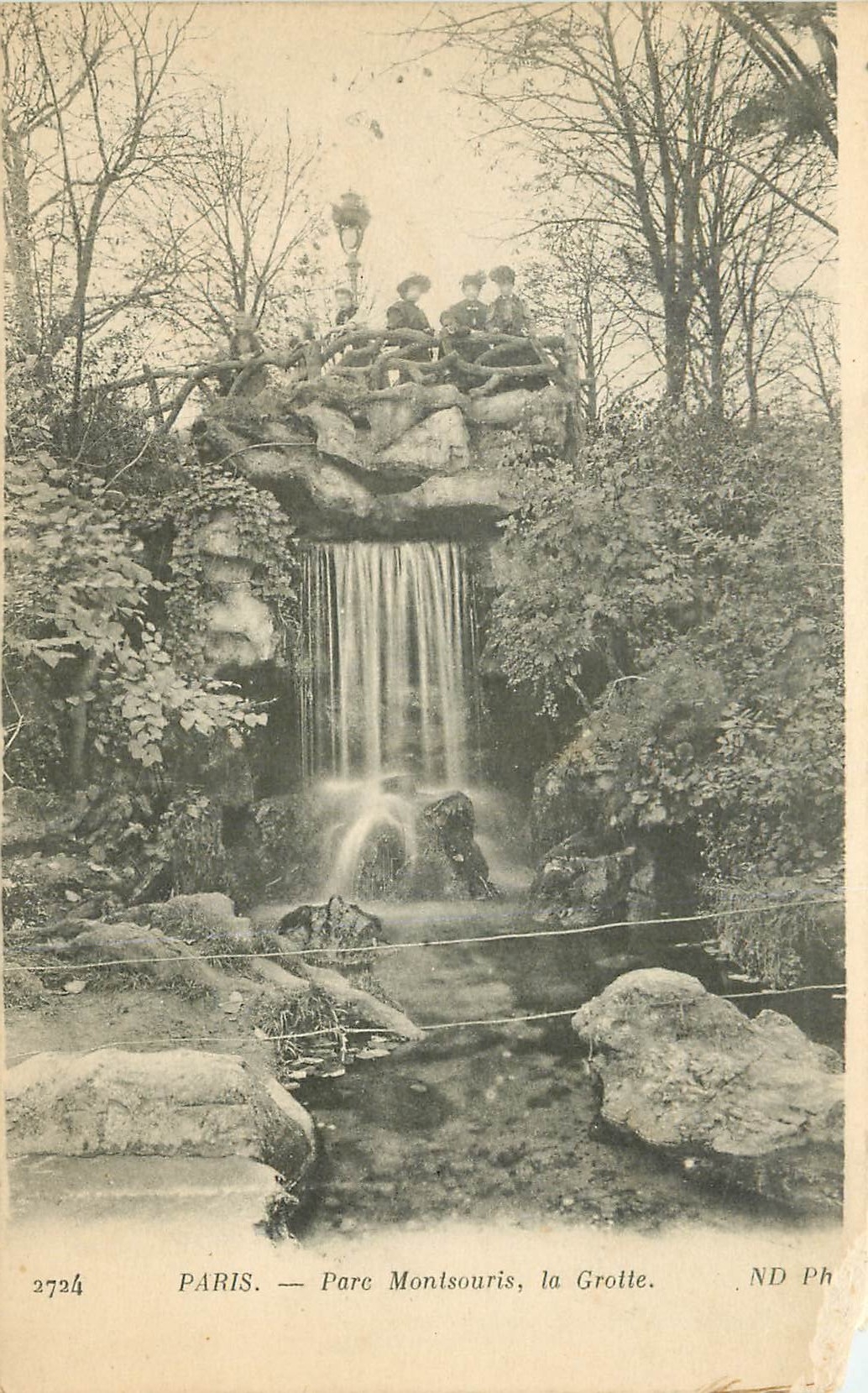 CPA Paris Parc Montsouris la Grotte 