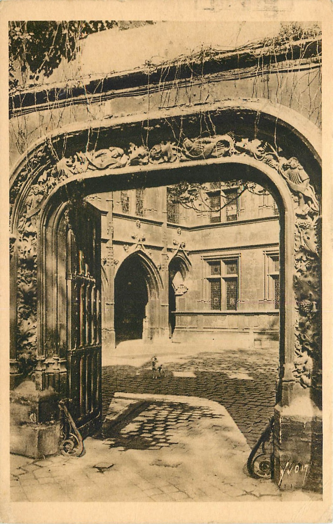 Musée de Cluny — Porte d'entrée — Les Éditions d'Art WYON, n°214