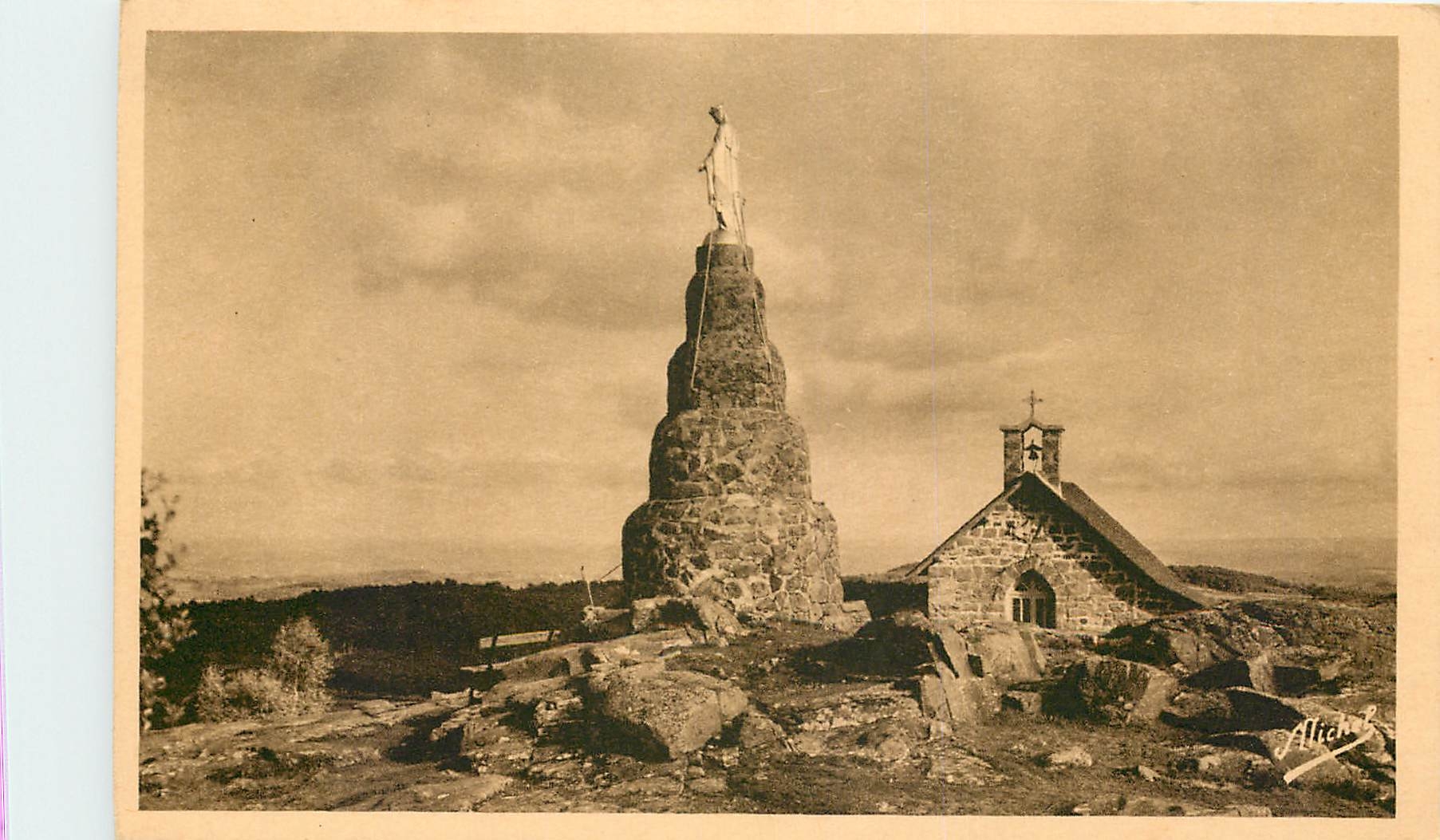 CPA La Correze Touristique Roche de Vic Route Tulle Beaulieu Bive la Vierge La Chapelle Pelerinages 