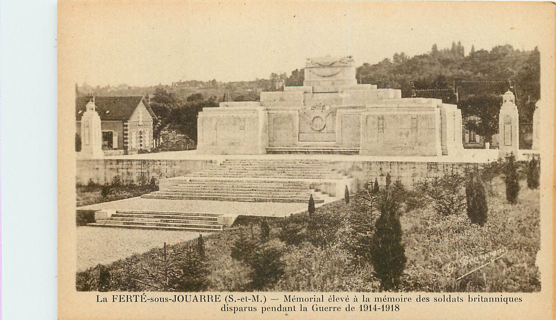 CPA La Ferte sous Jouarre S et M Memotial eleve a la memoire des soldats britanniques disparus penda