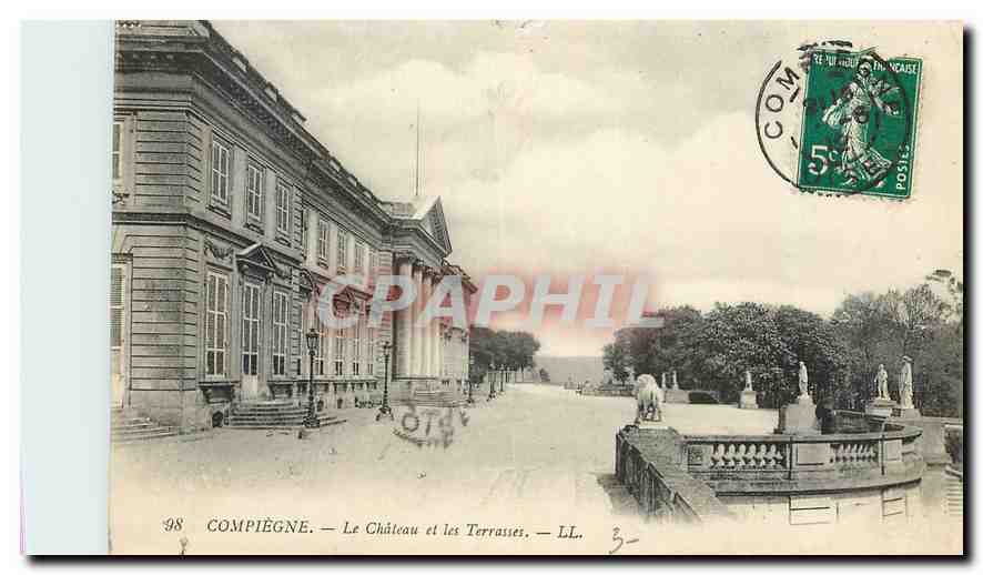 CPA Compiegne Le Chateau et les Terrasses 