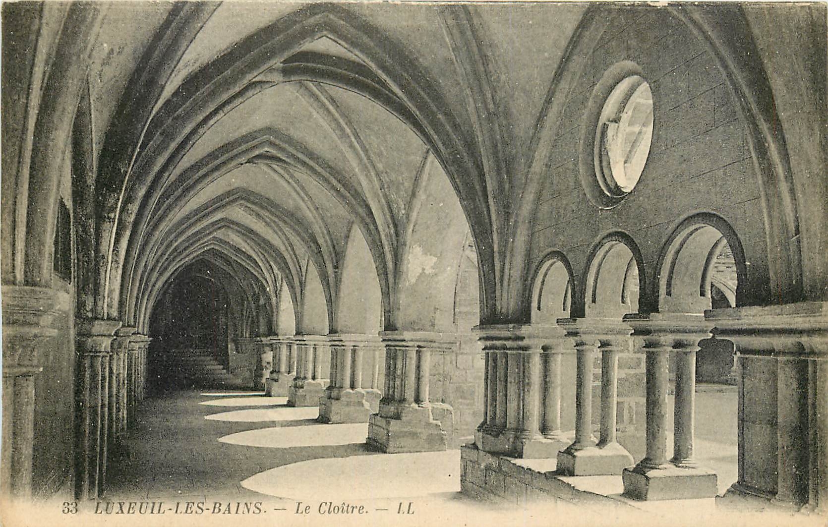 CPA Luxeuil les Bains Le Cloitre 