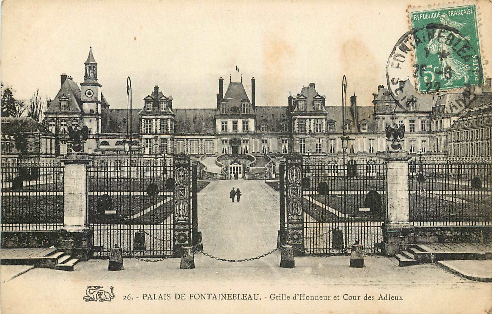 Schloss Fontainebleau — Ehrentor und Abschiedshof — Nr. 26