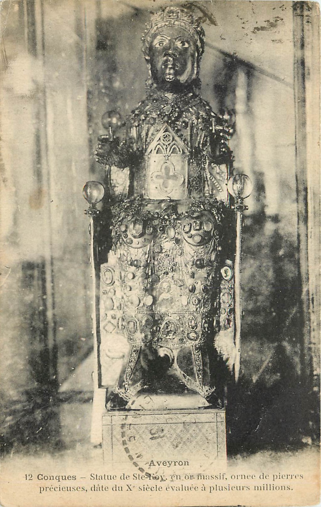 CPA Aveyron Conques Statue de ste Roy 