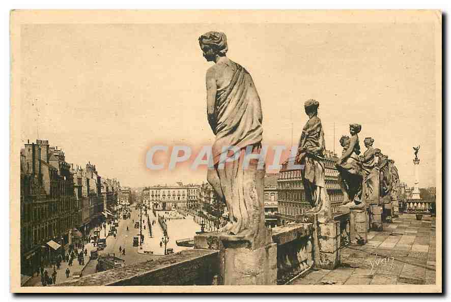 CPA La Douce France Bordeaux Gironde Vue generale prise de la Terrasse du Grand Theatre 