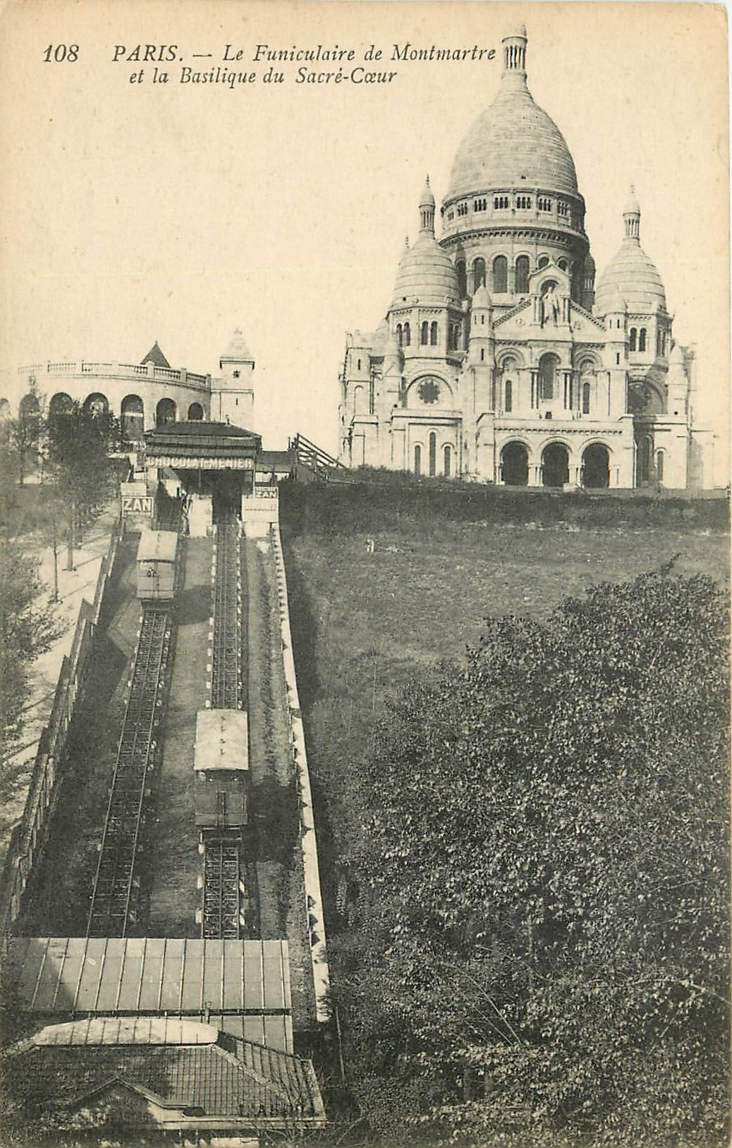 CPA Paris le Funiculaire de Montmartre et la Basilique du Sacre Coeur 