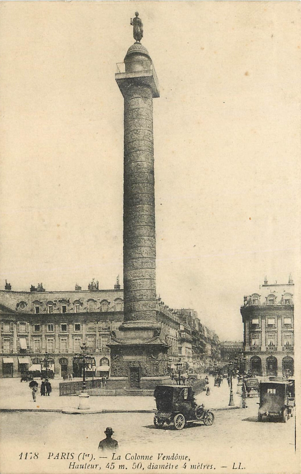 CPA Paris Ier la Colonne Vendome Automobile