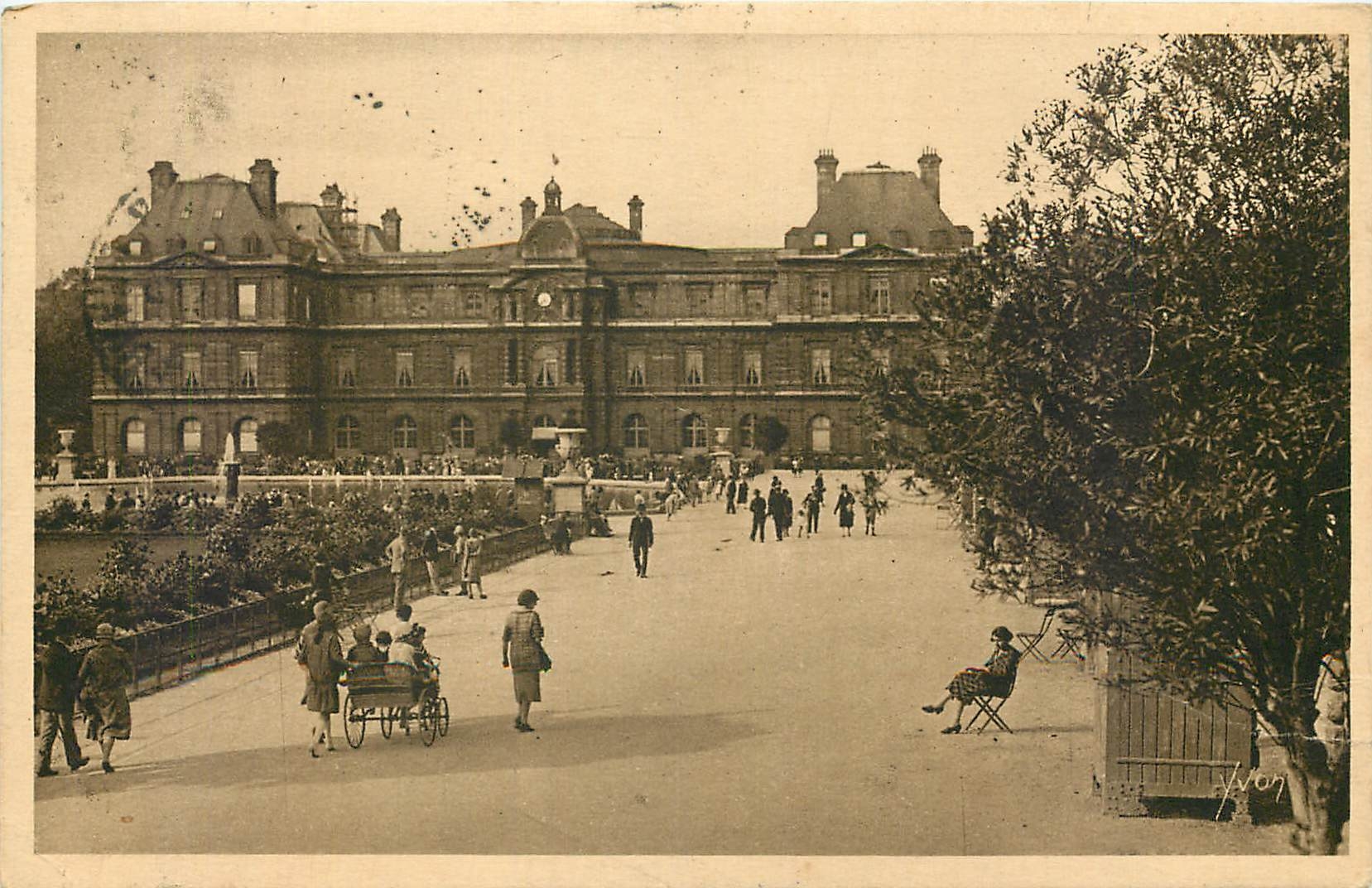 CPA Paris en Flanant le Palais et le Jardin du Luxembourg 