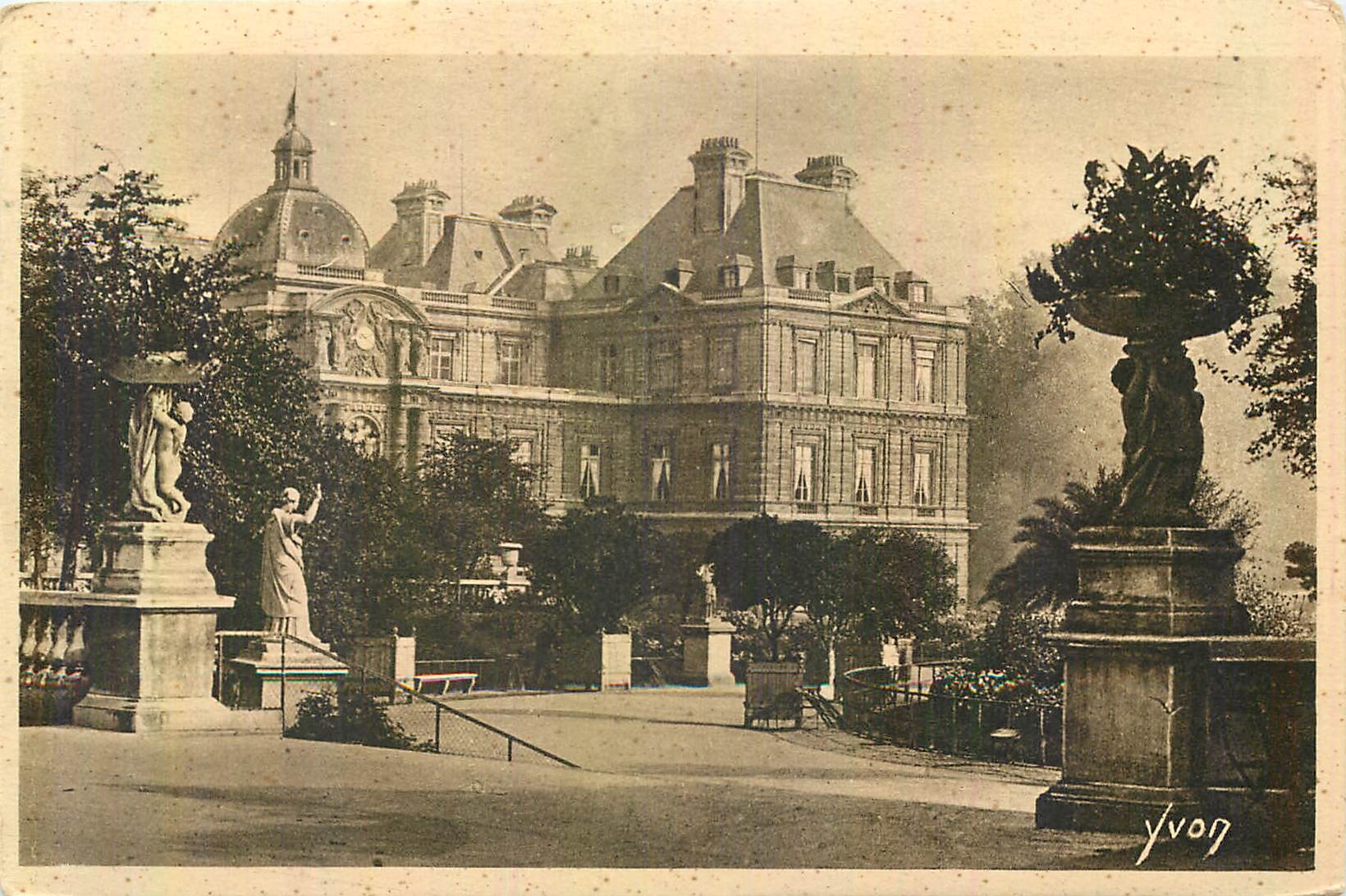 CPA Paris en Flanant le Palais et Jardin du Luxembourg 