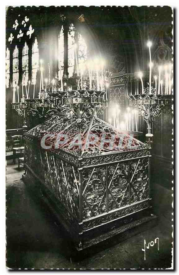 CPA Paris en Flanant Eglise St Etienne du Mont Sarcophage de Ste Genevieve 