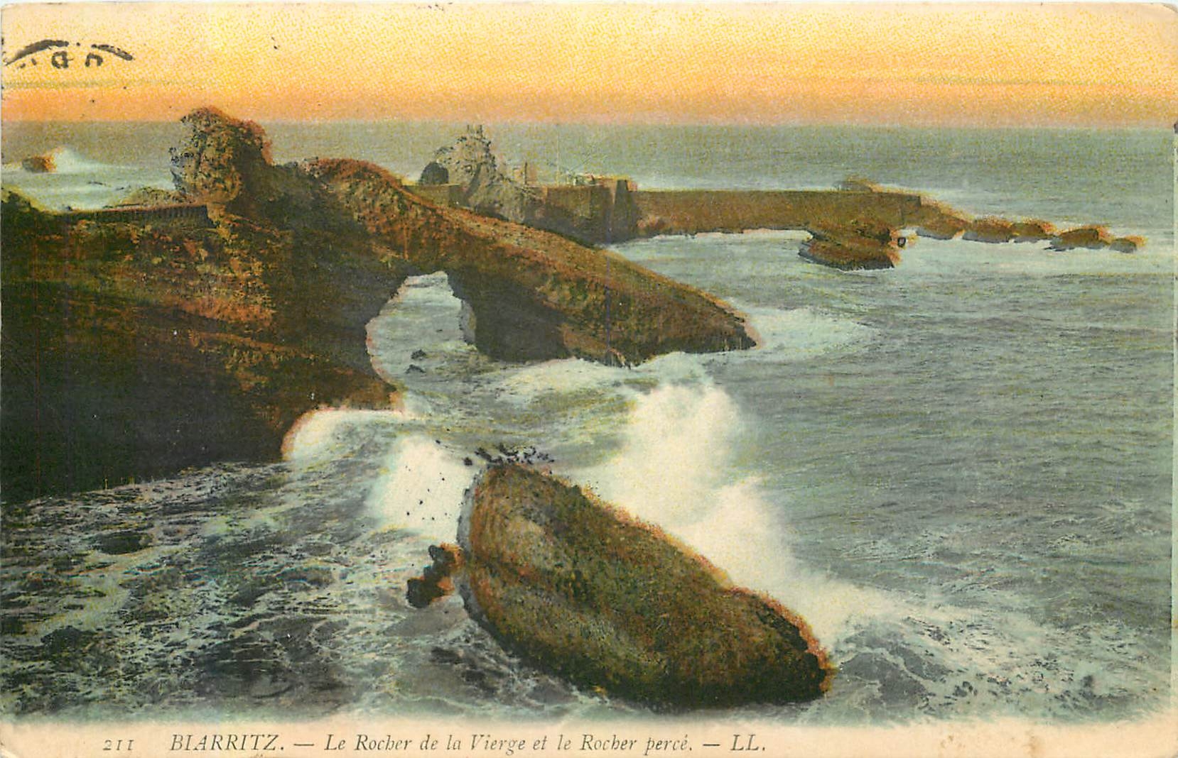 CPA Biarritz le Rocher de la Vierge et le Rocher Perce 