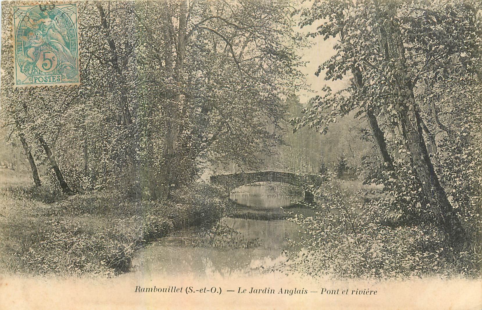 CPA Rambouillet S et O Le Jardin Anglais Pont et riviere 
