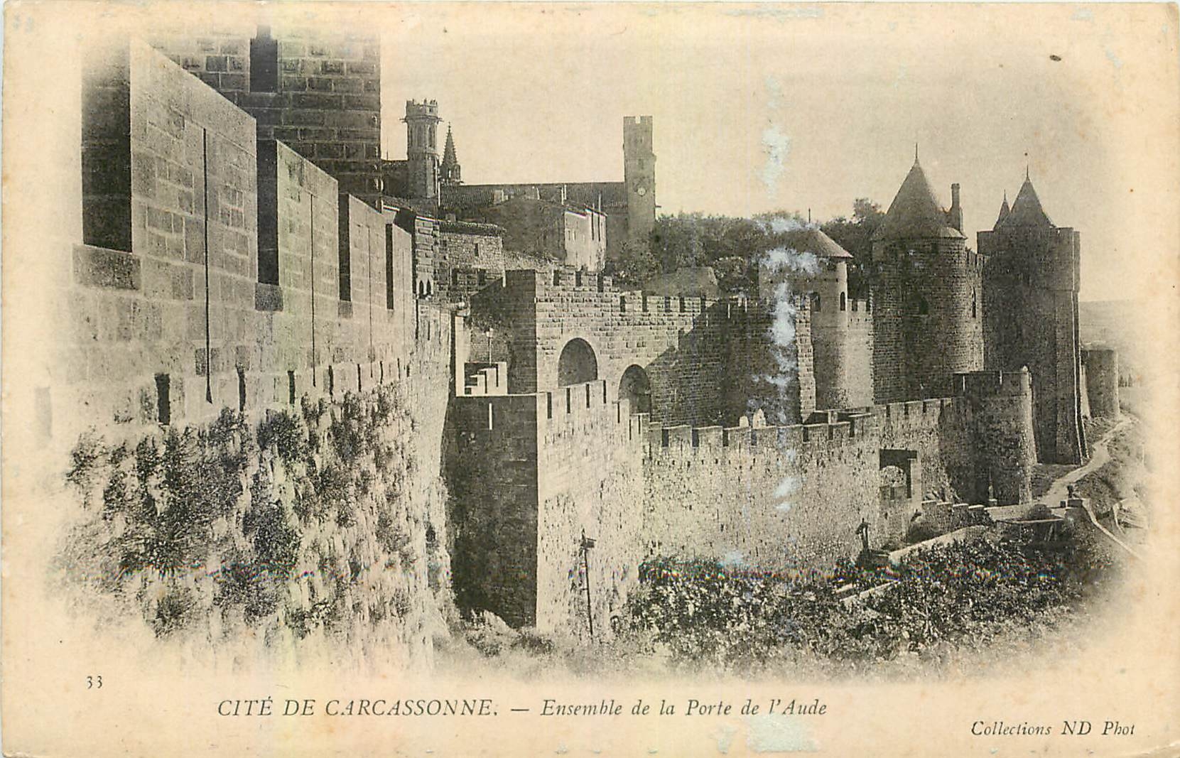 CPA Cite de Carcassonne ensemble de la porte de l'Aude 