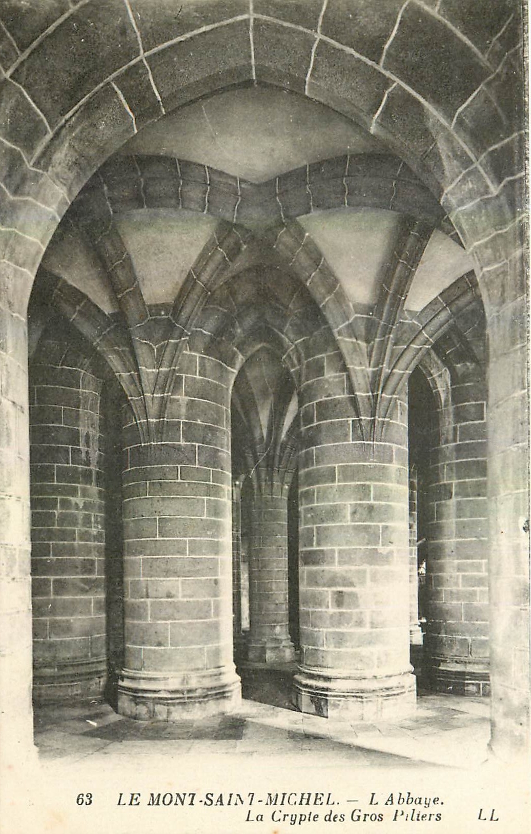 CPA Le Mont Saint Michel l'Abbaye la Crypte des Gros Piliers 