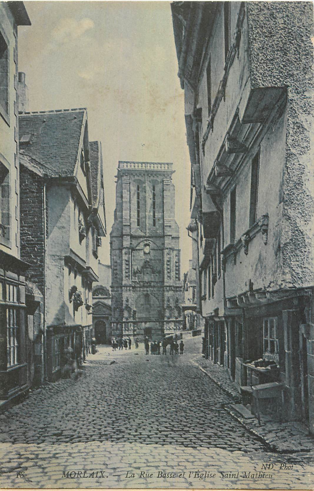 CPA Morlaix la Rue Basse et l'eglise Saint Matheu 