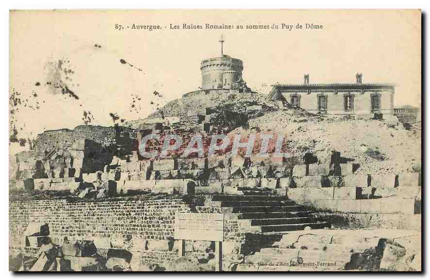 CPA Auvergne Les Ruines Romaines au sommet du Puy de Dome 