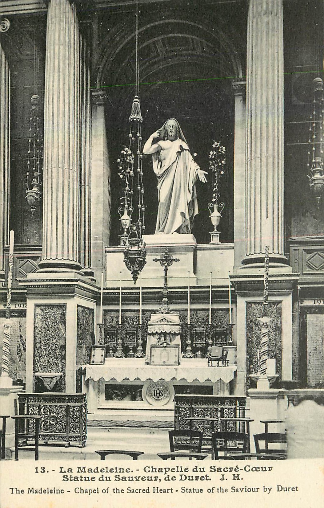 CPA La Madeleine Chapelle du Sacre Coeur Statue du Sauveur de Duret 