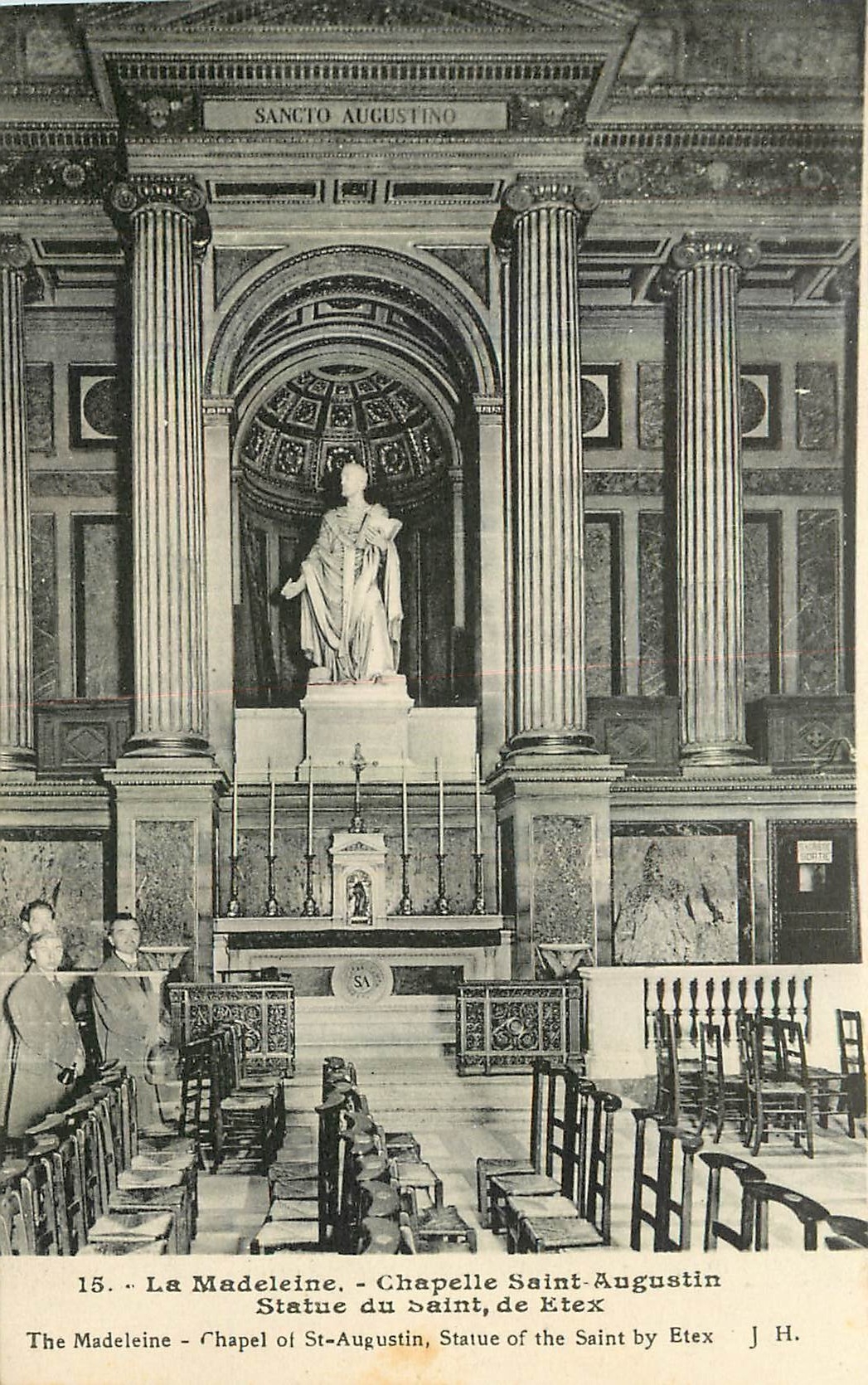 CPA La Madeleine Chapelle Saint Augustin Statue du Saint de Etex 