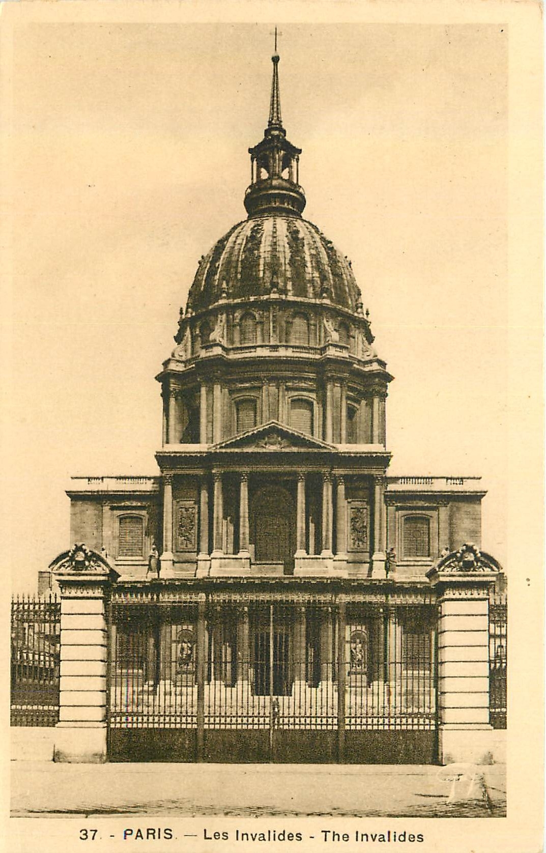 CPA Paris les Invalides 