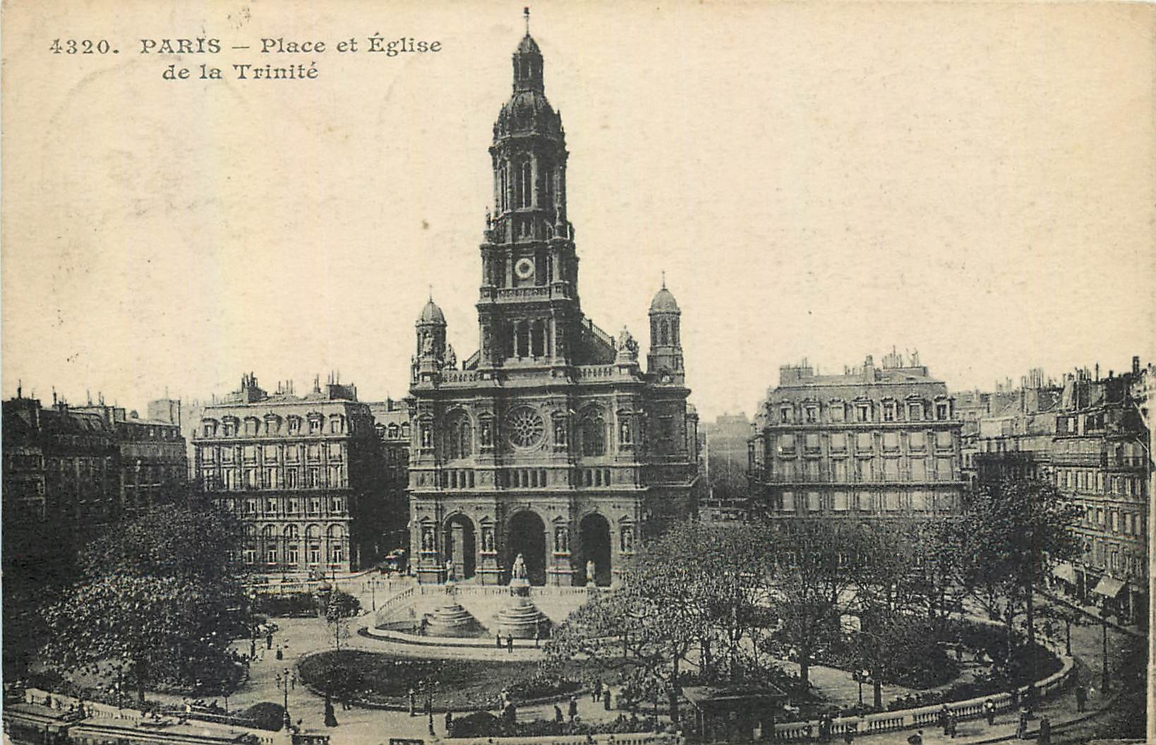 CPA Paris Place et Eglise de la Trinite 