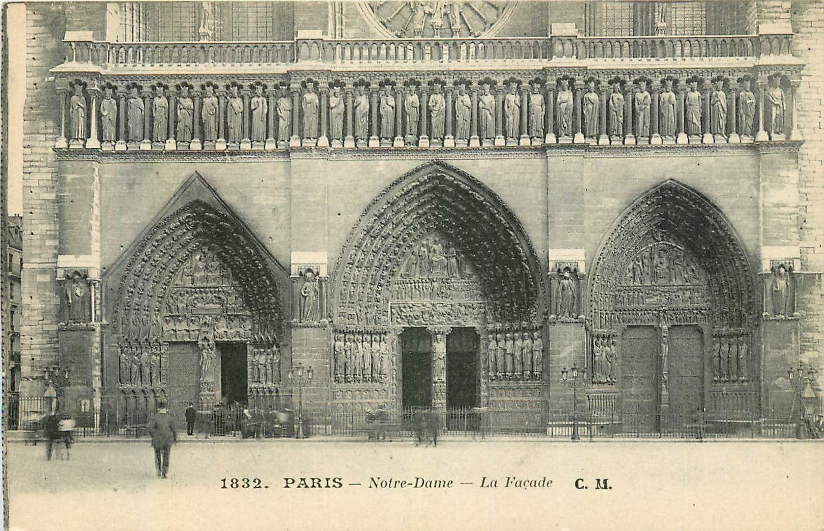 CPA Paris Notre Dame la facade 