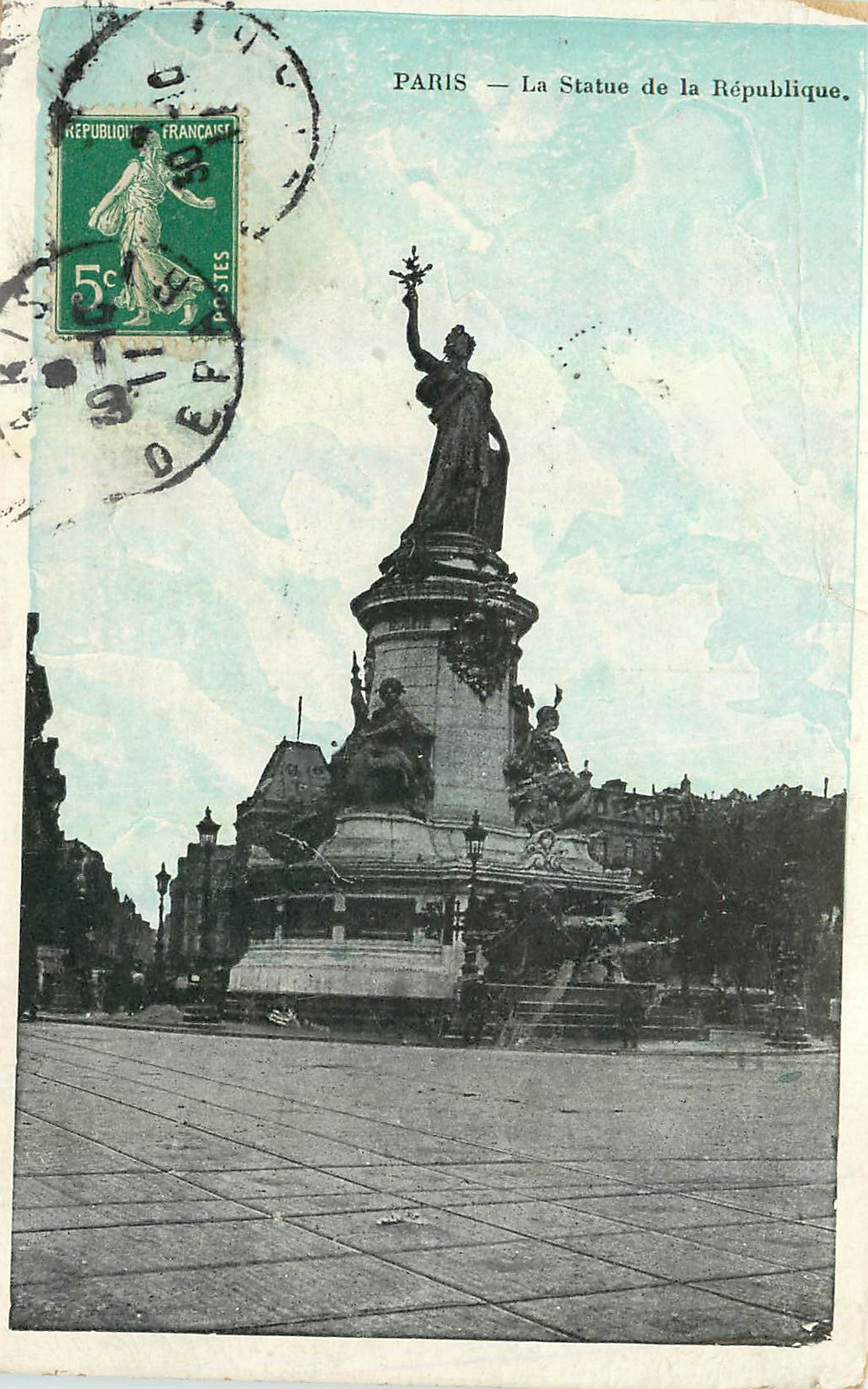 CPA Paris la Statue de la Republique 