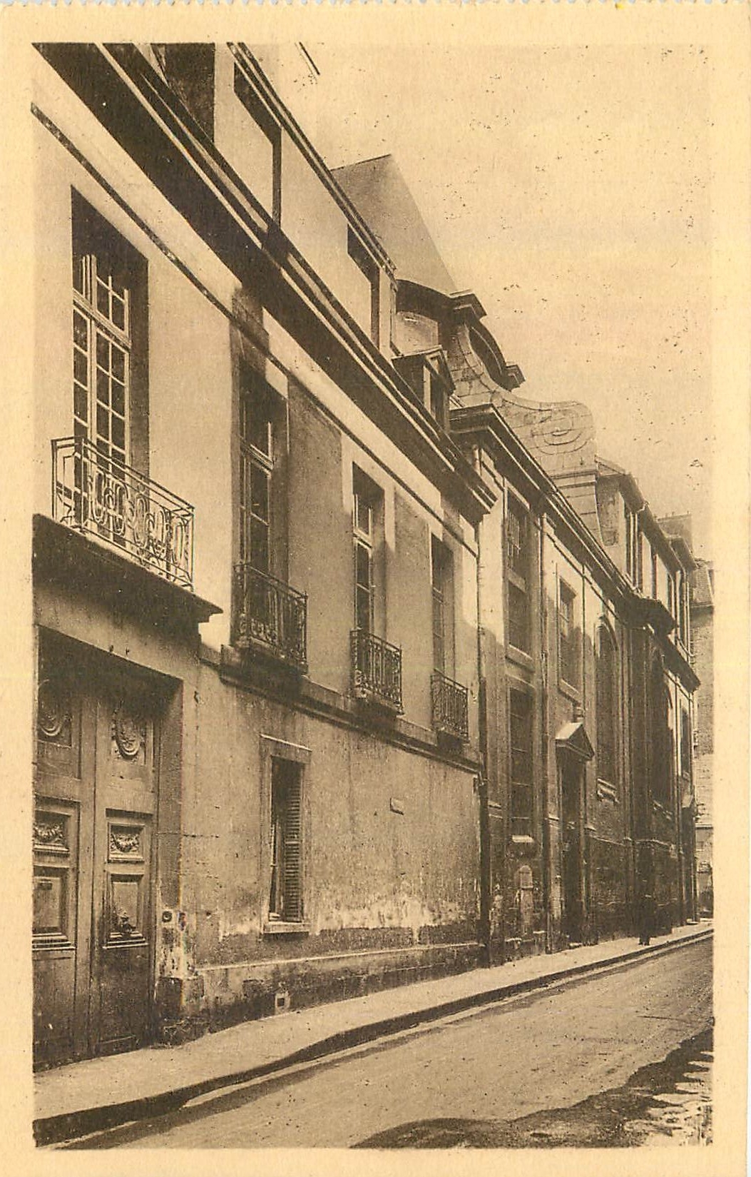 CPA Eglise Saint Louis en L'Isle Rue Poulletier l'ancien Presbytere la Facade les Maisons d'Oeuvres 